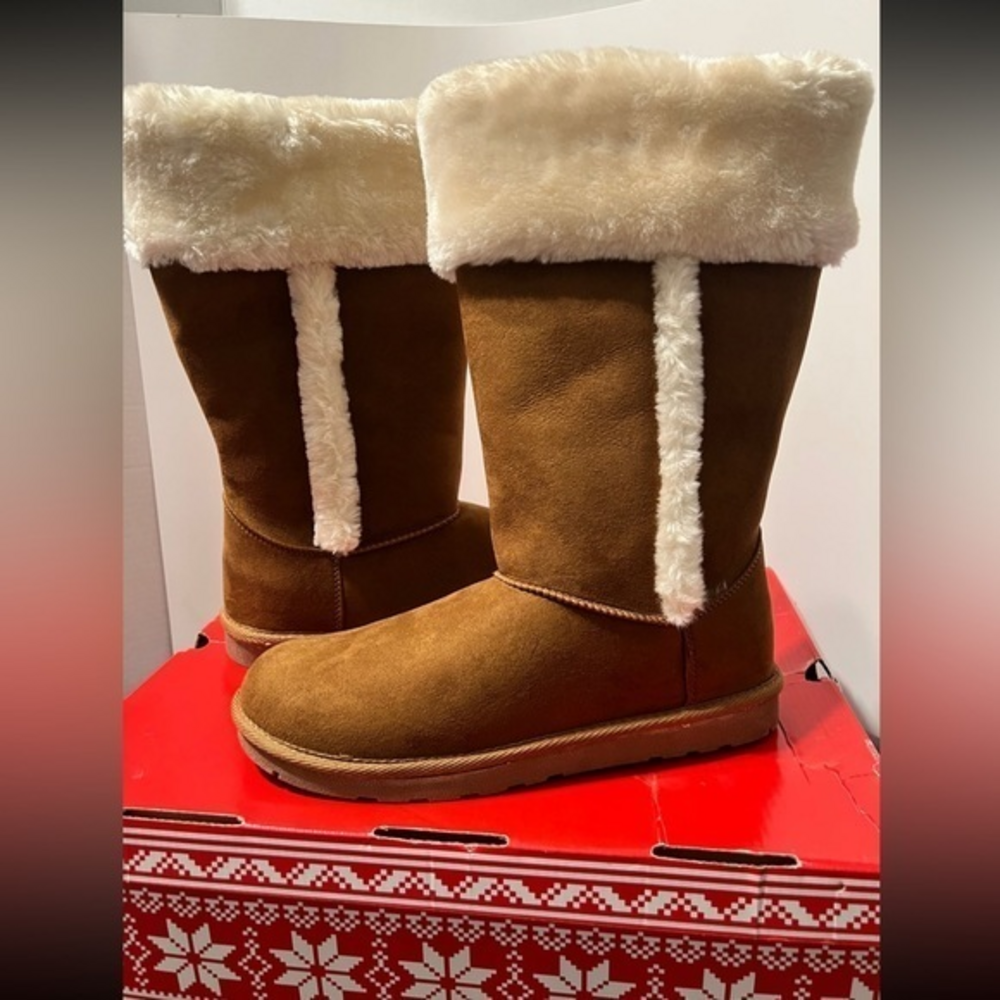 New in box Arizona‎ Susie chestnut boots size 9